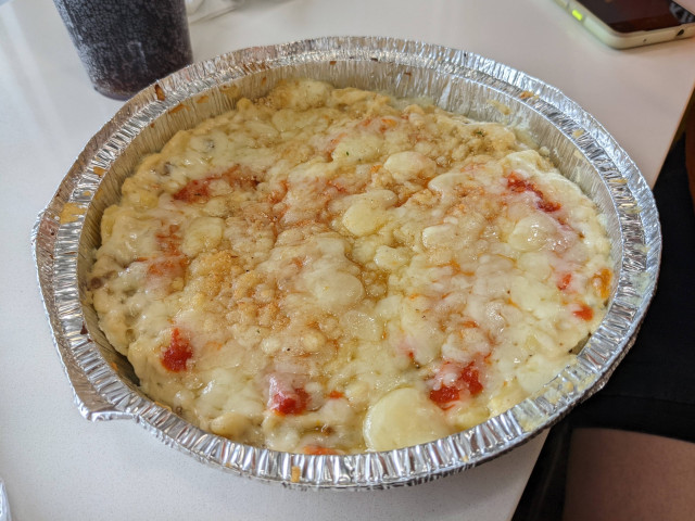 Nikki got the Pizza Mac and Cheese.