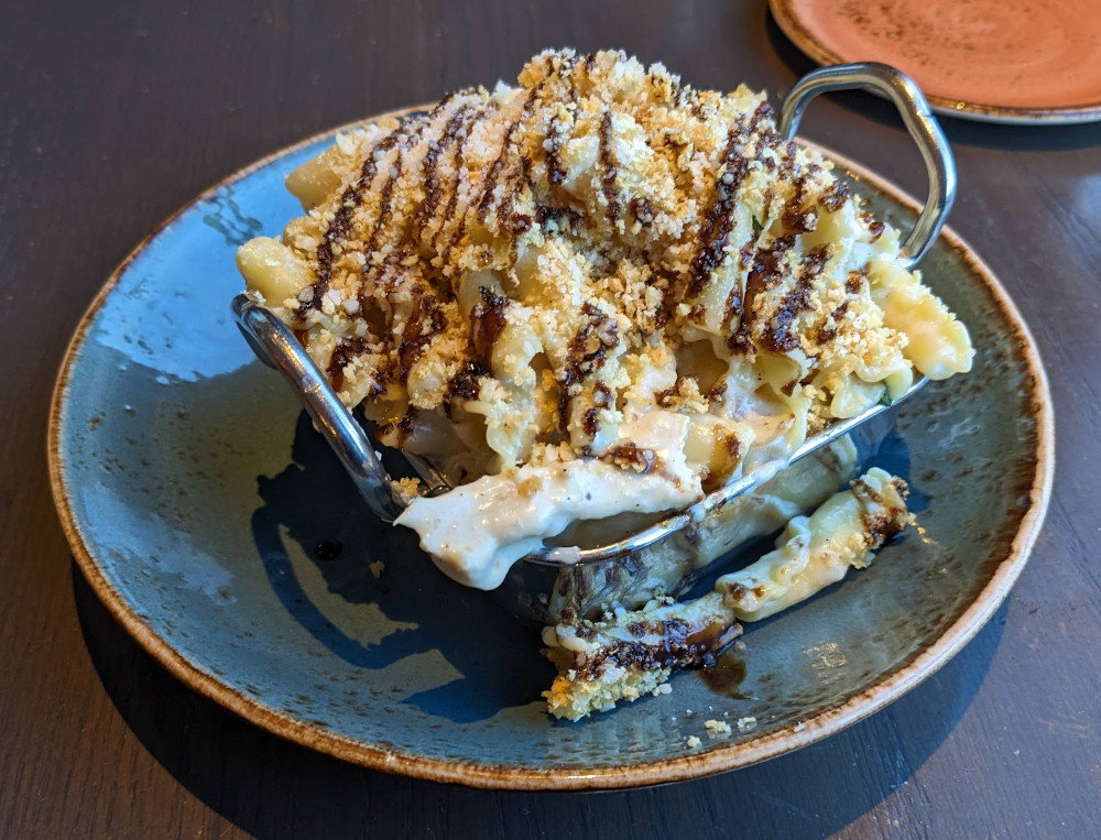 Wellington's Bruschetta Chicken Mac and Cheese